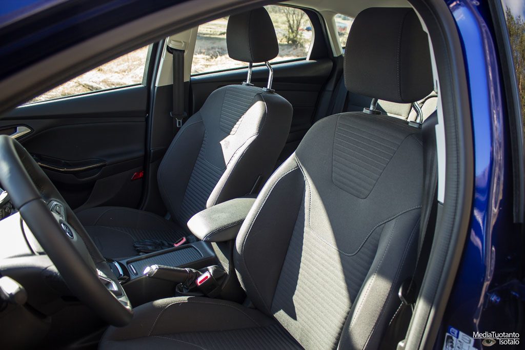 Ford Focus etupenkit