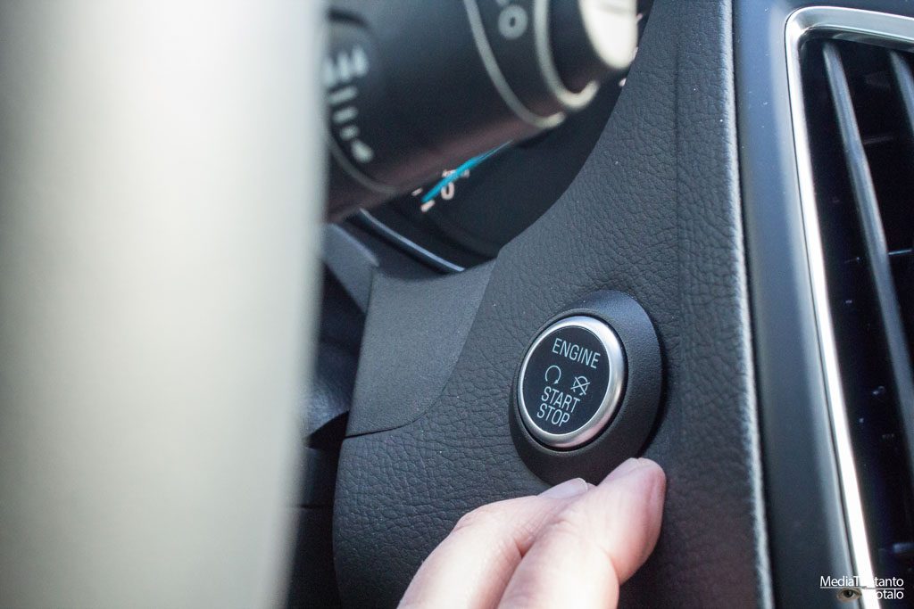 Ford Focus käynnistysnappi