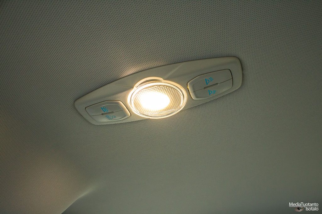 Ford Focus kattovalo