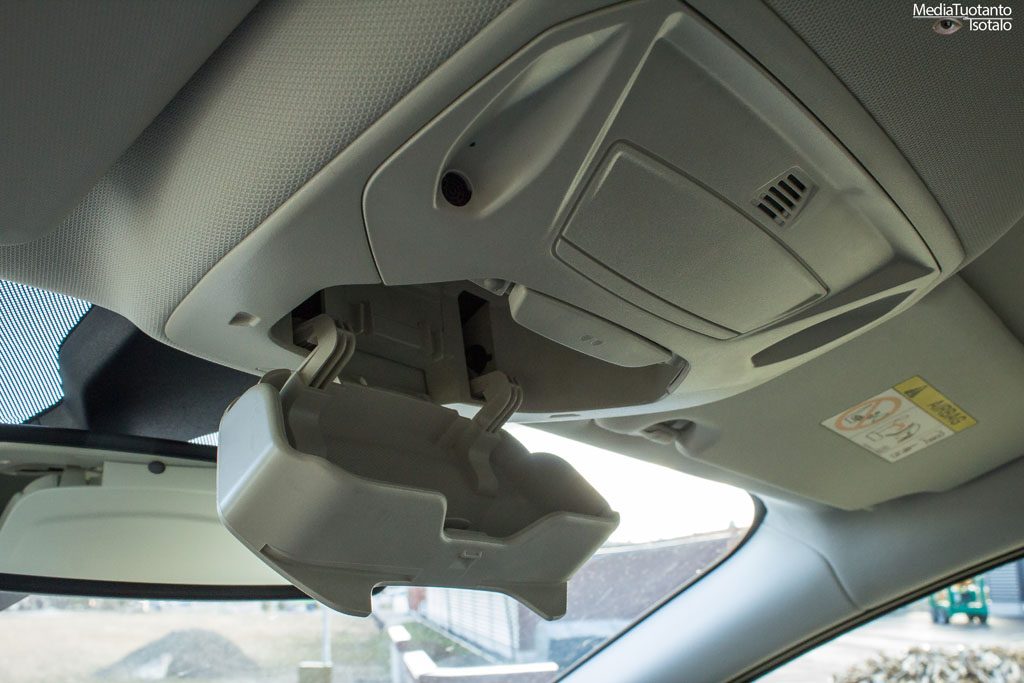 Ford Focus aurinkolasikotelo