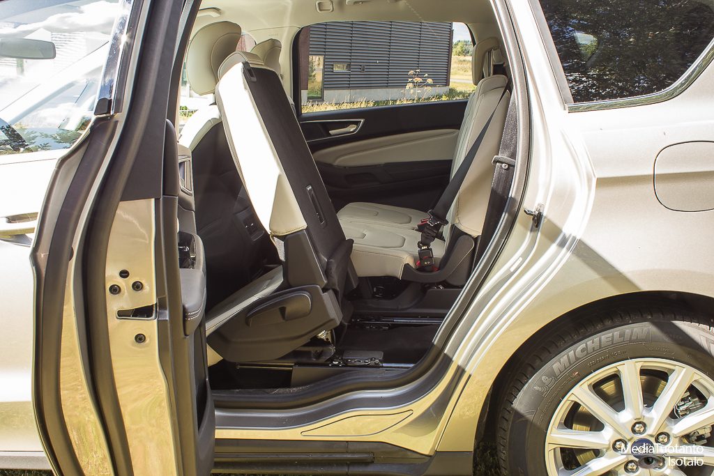 Ford S-MAX rear seats