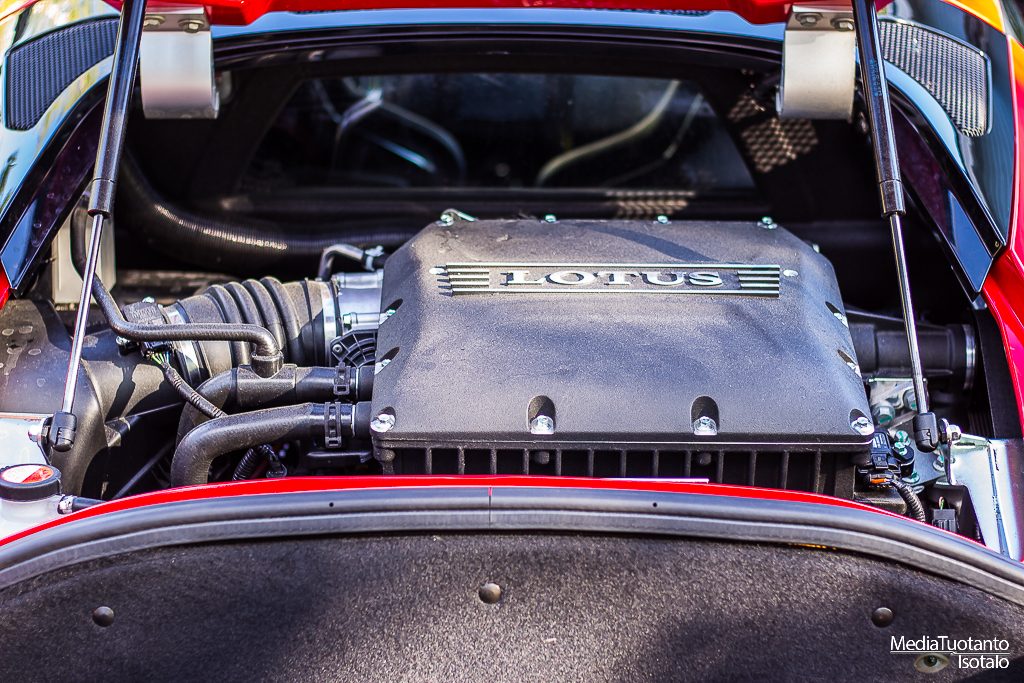 Lotus Evora 400 engine