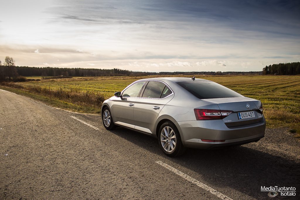 Skoda Superb rear