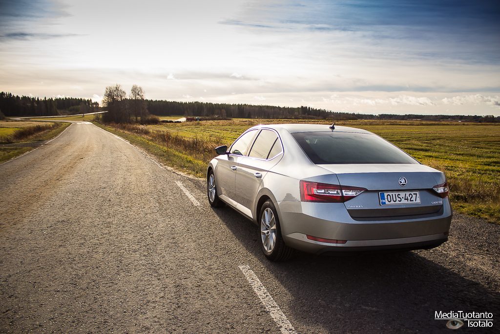 Skoda Superb rear