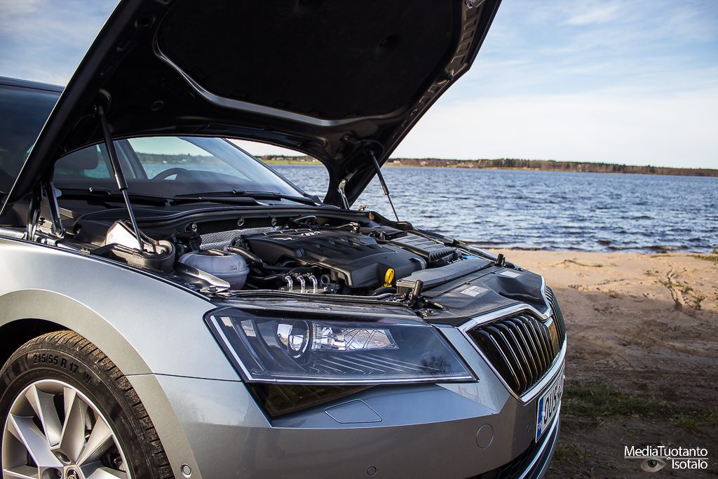Skoda Superb engine