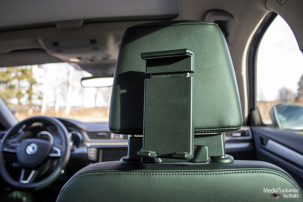 Skoda Superb gadgets