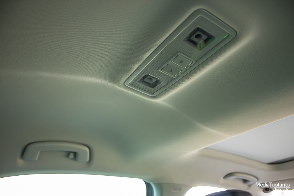 Skoda Superb switches