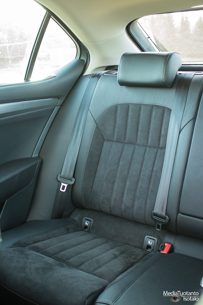 Skoda Superb rear seat