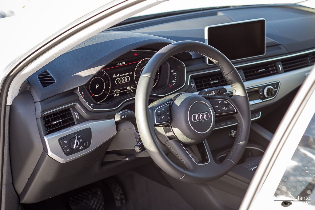 Audi A4 cockpit
