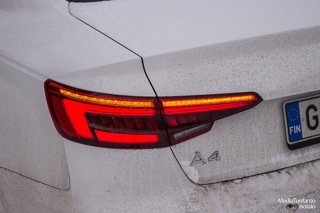 Audi A4 rear turning indicator